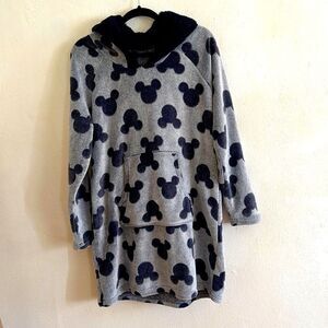 Disney Soft and Cozy Fleece Long Sleeve Hooded Kangaroo Pocket Long Lounge Top M